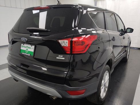 Used 2019 Ford Escape SE FWD image 9