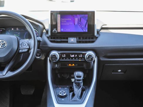 Used 2025 Toyota RAV4 XLE AWD/4WD image 13