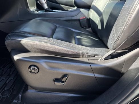 Used 2019 Jeep Grand Cherokee Limited image 18