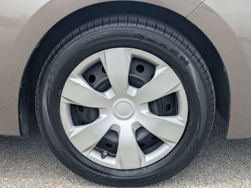 Used 2019 Toyota Corolla LE FWD image 9