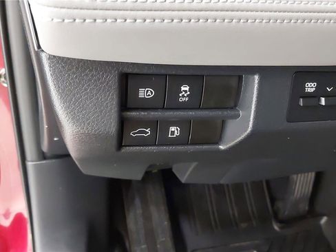 Used 2021 Toyota Avalon XLE w/ Carpet Mat Package (TMS) image 24