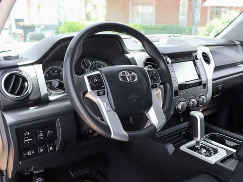 Used 2017 Toyota Tundra SR5 w/ SR5 Upgrade Package RWD image 18