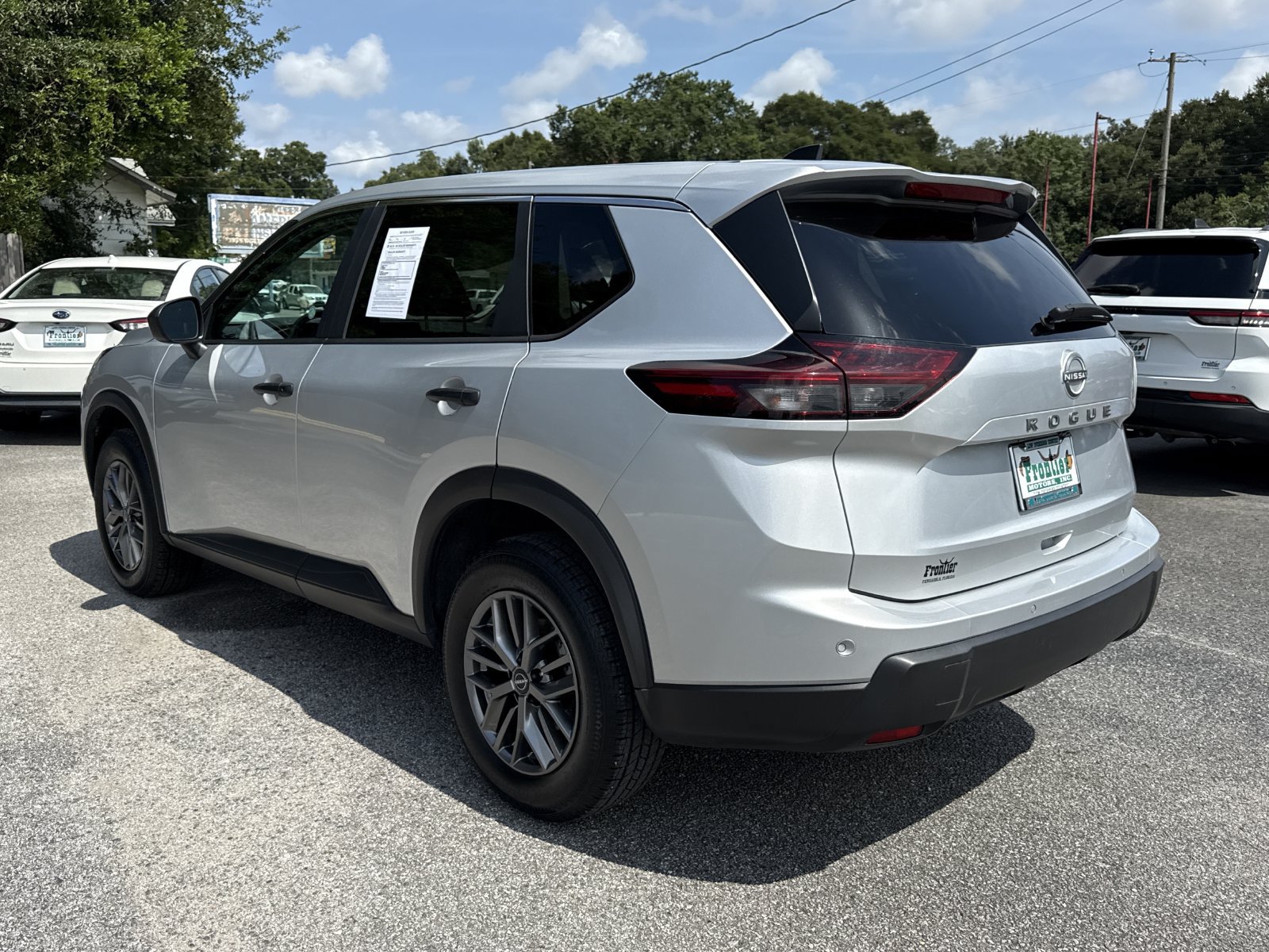 Used 2025 Nissan Rogue S FWD image 3