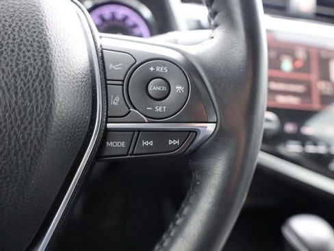 Used 2020 Toyota Camry XLE image 27