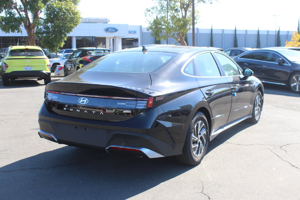New 2026 Hyundai Sonata Blue FWD image 7