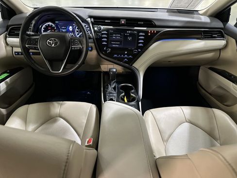 Used 2020 Toyota Camry XLE image 25