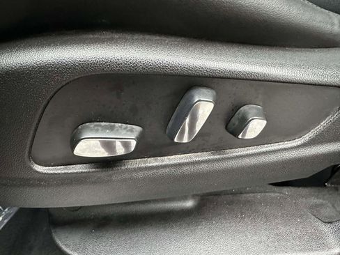 Used 2017 Cadillac XT5 Luxury w/ Driver Awareness Package image 15