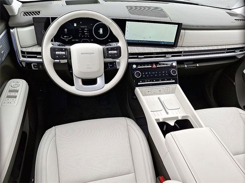 Certified 2025 Hyundai Santa Fe Calligraphy image 9