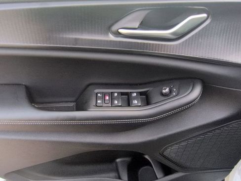 Used 2025 Jeep Grand Cherokee L Laredo image 25