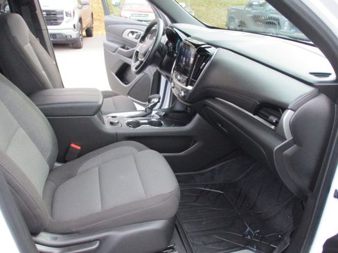 Certified 2023 Chevrolet Traverse LT image 16
