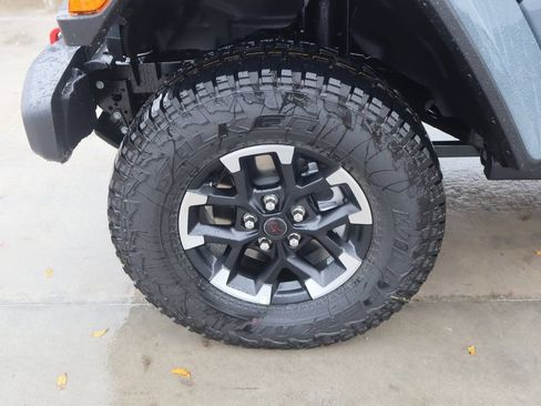 New 2026 Jeep Gladiator Rubicon AWD/4WD image 17