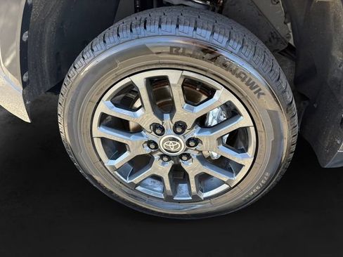 Used 2024 Toyota Tundra Platinum AWD/4WD image 11