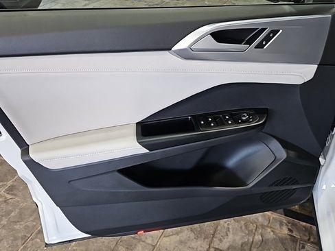 New 2026 Volkswagen Taos SE image 25