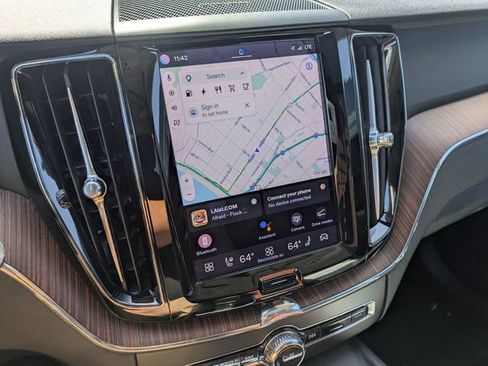 Certified 2023 Volvo XC60 T8 Plus w/ Climate Package image 21