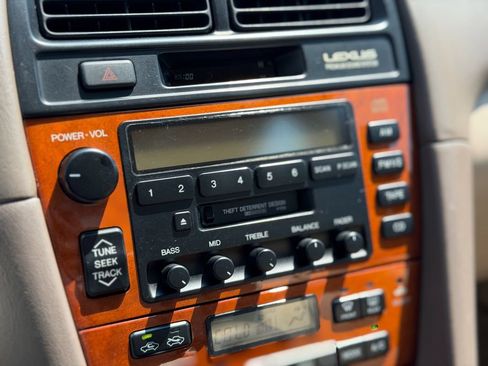 Used 2000 Lexus ES 330 FWD image 19