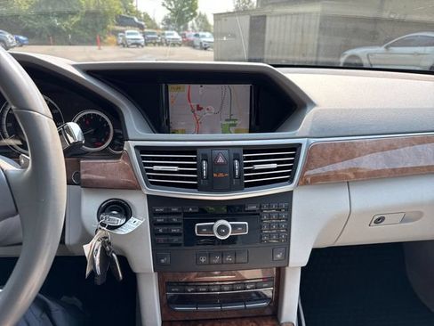 Used 2012 Mercedes-Benz E 350 Sedan image 21