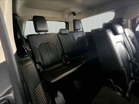 Used 2018 Ford Expedition Max Platinum image 28