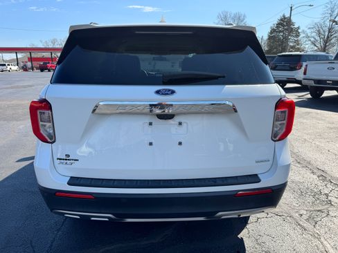 Used 2020 Ford Explorer XLT w/ Equipment Group 202A RWD image 6