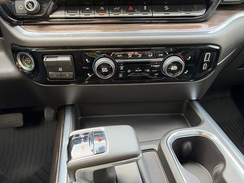 Used 2024 Chevrolet Silverado 1500 LT Trail Boss w/ Convenience Package II image 20