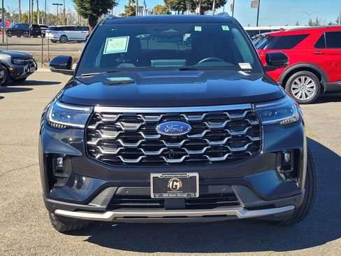 Used 2025 Ford Explorer Platinum w/ LUX Leather Package image 2