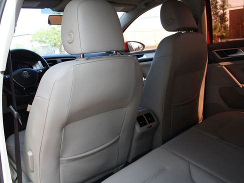 Used 2015 Volkswagen Golf S FWD image 19