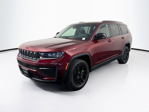 Used 2026 Jeep Grand Cherokee L 2WD image 3