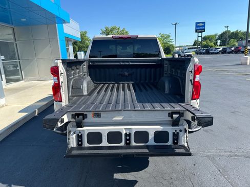 New 2026 Chevrolet Silverado 1500 ZR2 w/ LPO, Dark Essentials Package AWD/4WD image 9