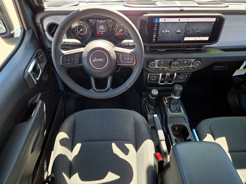Used 2025 Jeep Gladiator Sport AWD/4WD image 14