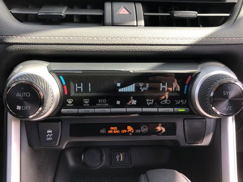 Used 2024 Toyota RAV4 XLE image 27