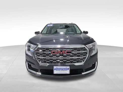 Used 2022 GMC Terrain Denali w/ Denali Premium Package AWD/4WD image 7