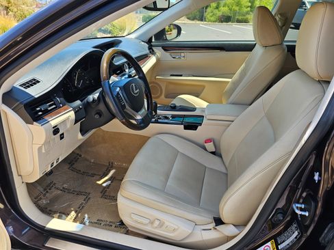 Used 2013 Lexus ES 350 w/ Premium Pkg FWD image 16