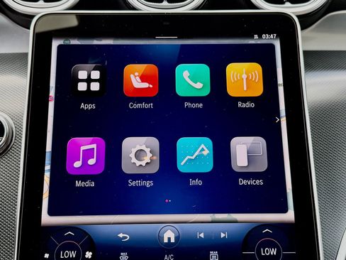 Used 2025 Mercedes-Benz GLC 300 image 35