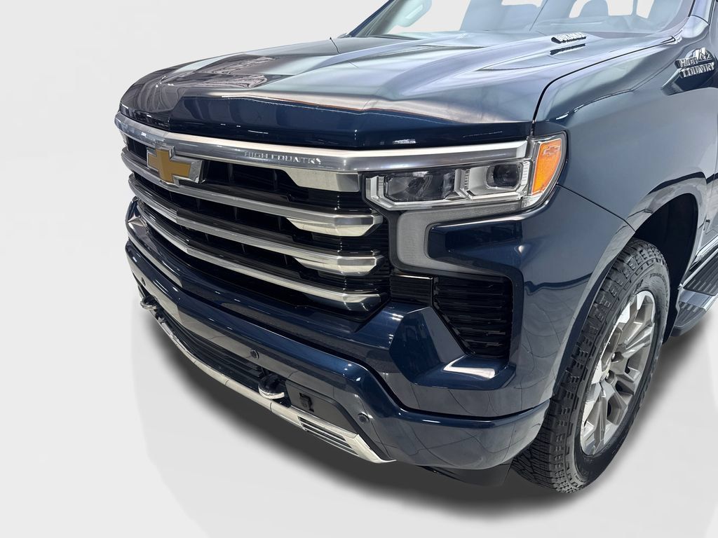 Used 2023 Chevrolet Silverado 1500 High Country w/ Technology Package AWD/4WD image 17