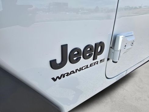 Used 2025 Jeep Wrangler Unlimited Sport AWD/4WD image 29