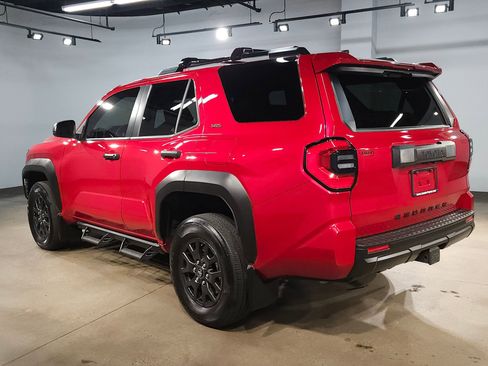 Certified 2025 Toyota 4Runner SR5 AWD/4WD image 5