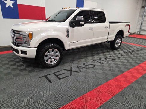 Used 2019 Ford F350 Platinum w/ Platinum Ultimate Package image 2