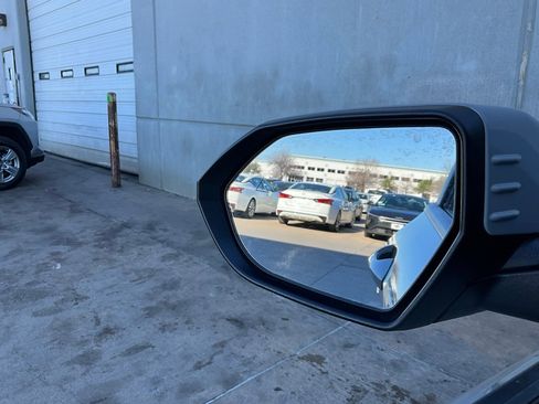 Used 2025 Hyundai Kona SEL image 19