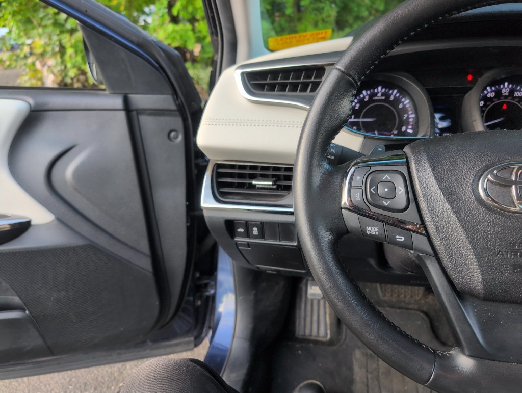 Used 2015 Toyota Avalon XLE FWD image 19