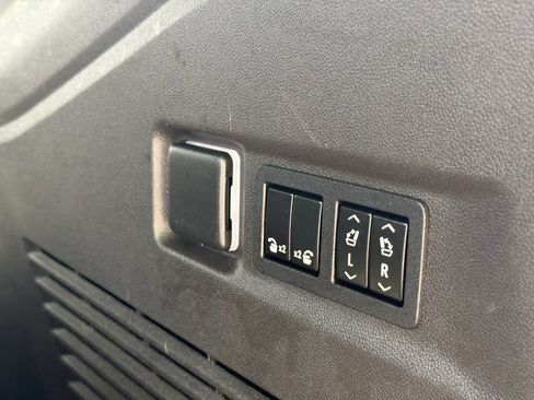 Used 2021 Chevrolet Suburban Premier AWD/4WD image 11