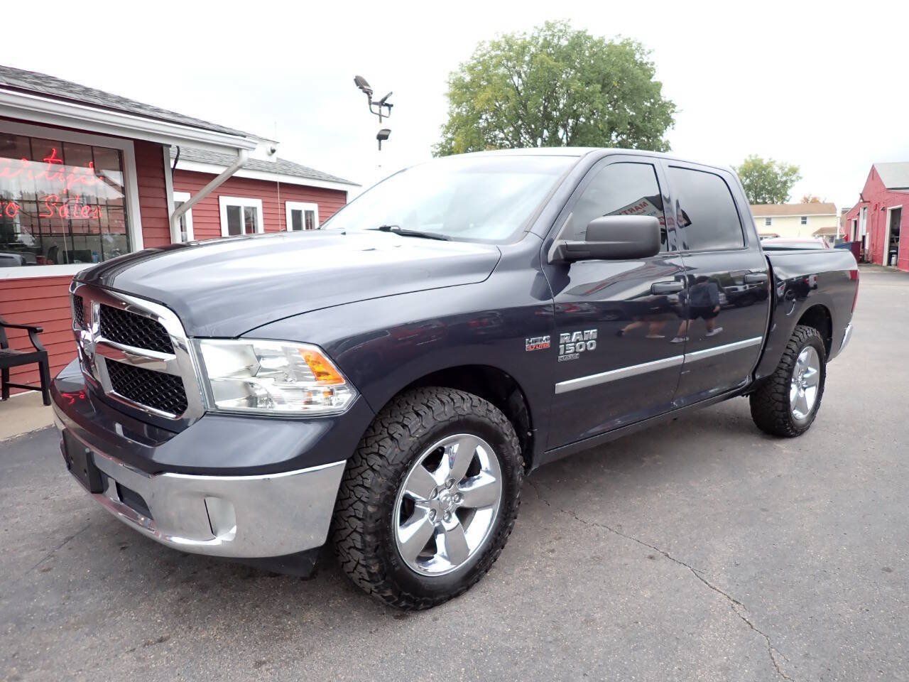 Used 2019 RAM 1500 ST w/ SXT Plus Group AWD/4WD image 3