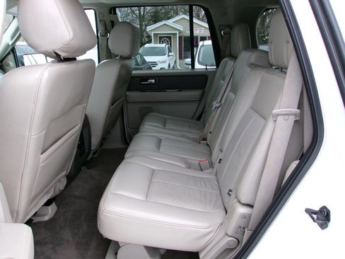 Used 2010 Ford Expedition XLT image 9