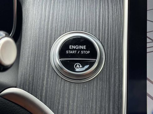 Used 2024 Mercedes-Benz GLC 300 4MATIC image 27