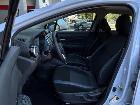 Used 2025 Nissan Versa SV FWD image 10