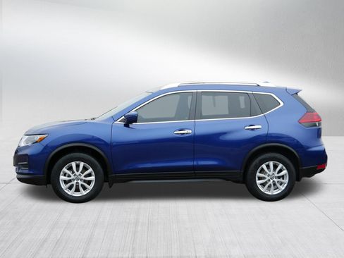 Used 2019 Nissan Rogue SV image 4