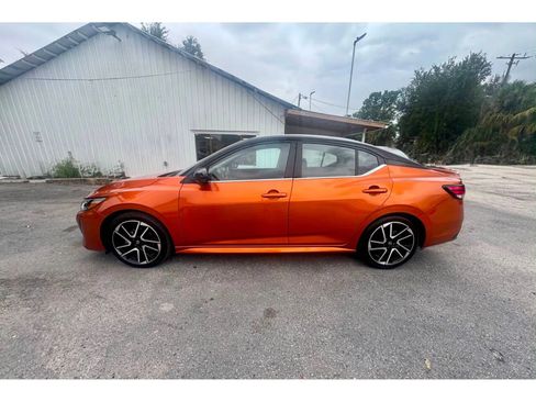 Used 2025 Nissan Sentra SR FWD image 6