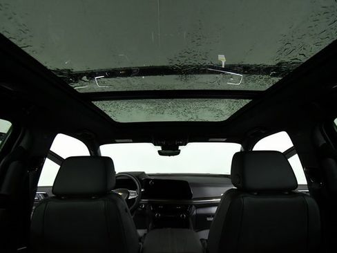 New 2025 Chevrolet Suburban High Country image 23