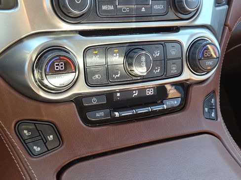 Used 2018 Chevrolet Suburban Premier image 24