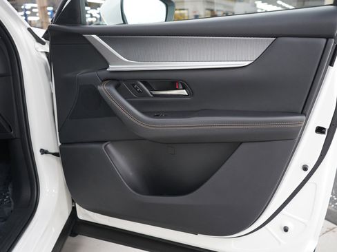 Certified 2024 MAZDA CX-90 Plug-In Hybrid w/ Preferred image 10