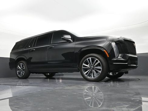 Used 2025 Cadillac Escalade ESV Sport w/ Touring Package RWD image 26