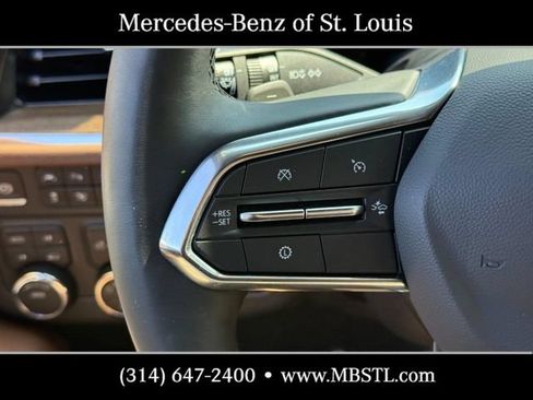 Used 2025 Chevrolet Tahoe High Country AWD/4WD image 19